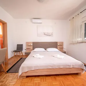 zkontrolujte dostupnost